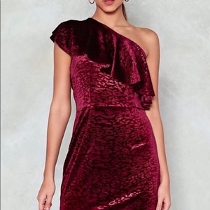 Nasty‎ Gal One Shoulder Velvet Mini